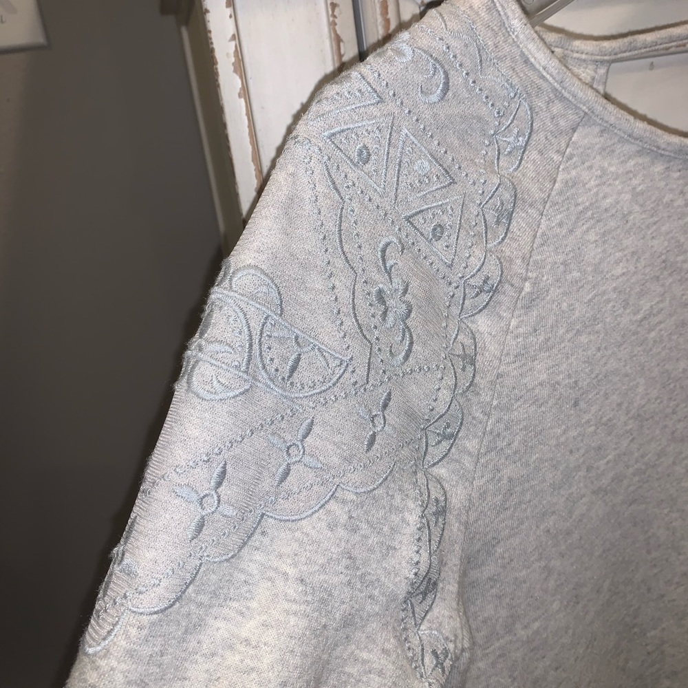 open back sweatshirt - Picture 2 of 3